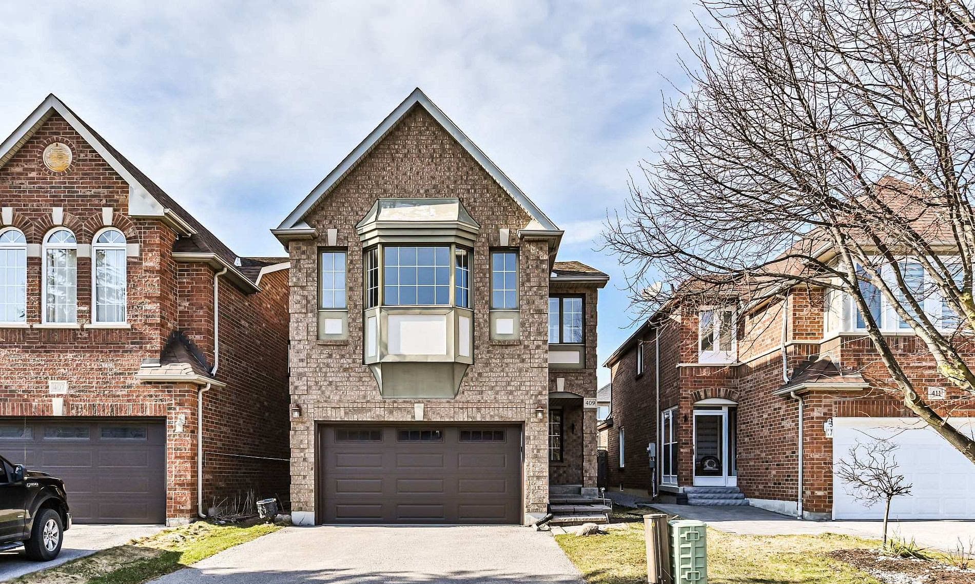 409 Heddle Crescent, Newmarket